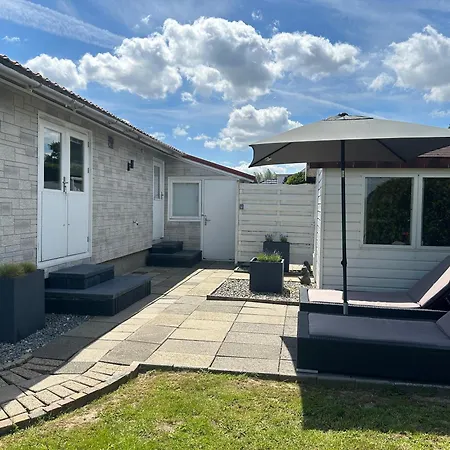 Milos Mit Flussblick Ferienhaus