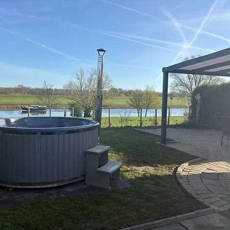 Milos Mit Flussblick * Lathum