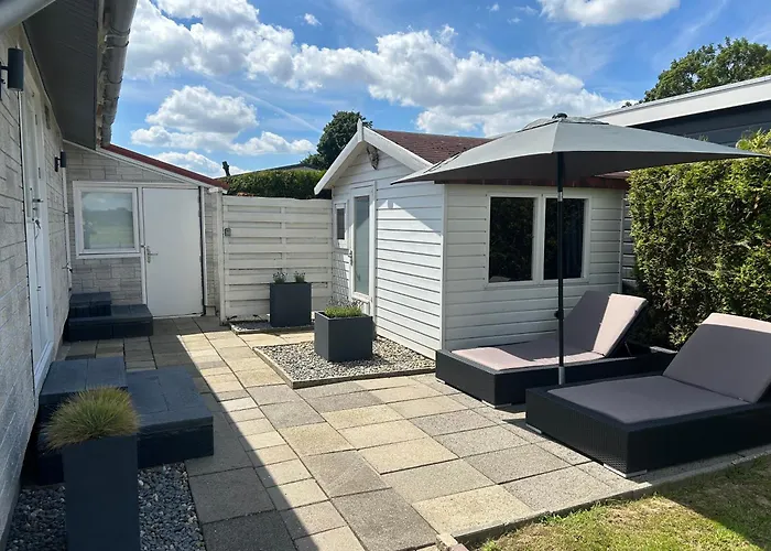 Milos Mit Flussblick *